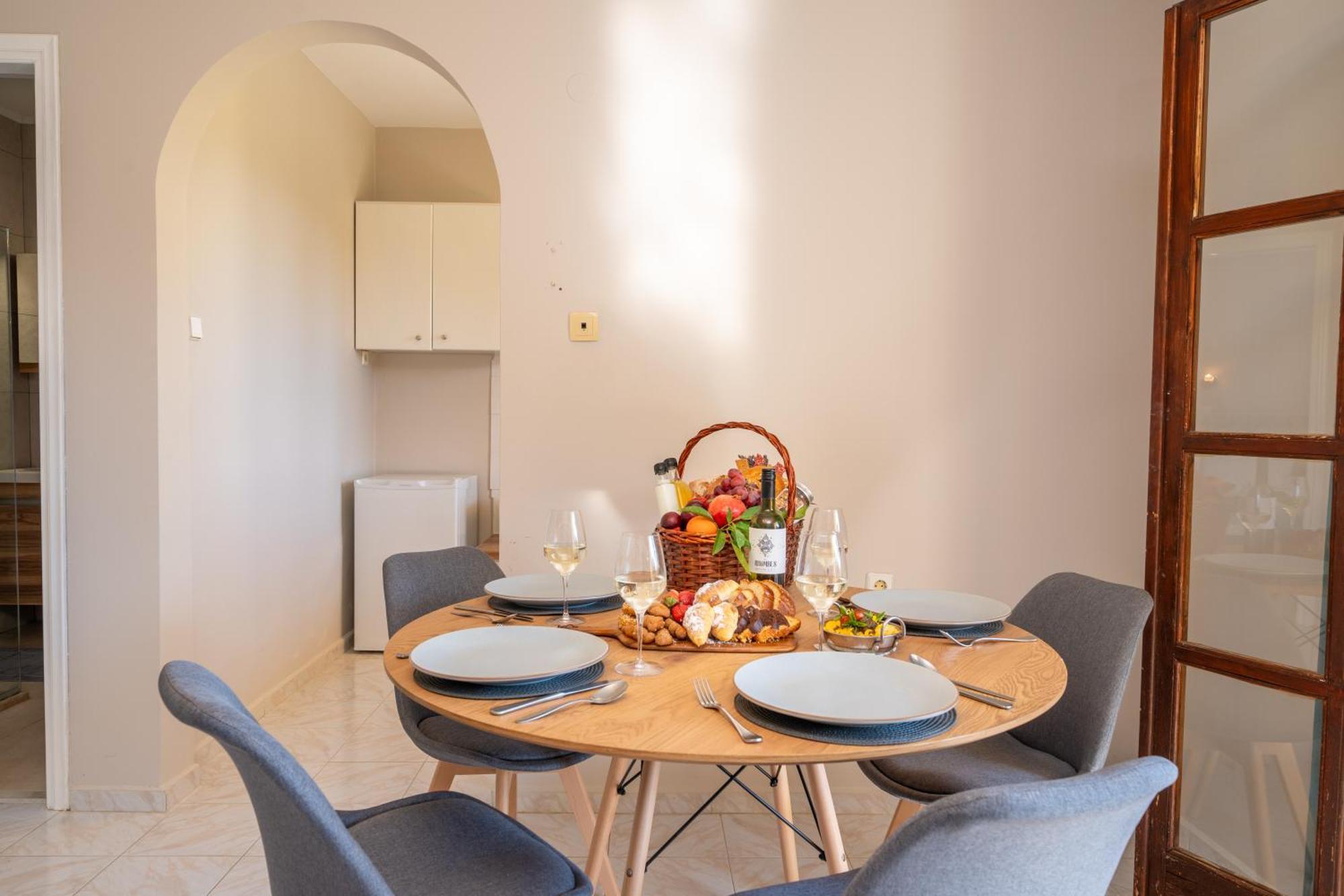 Southbank Seafront Apartments Katelios Exterior photo