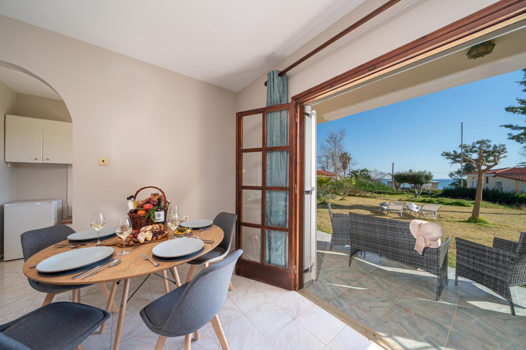 Southbank Seafront Apartments Katelios Exterior photo